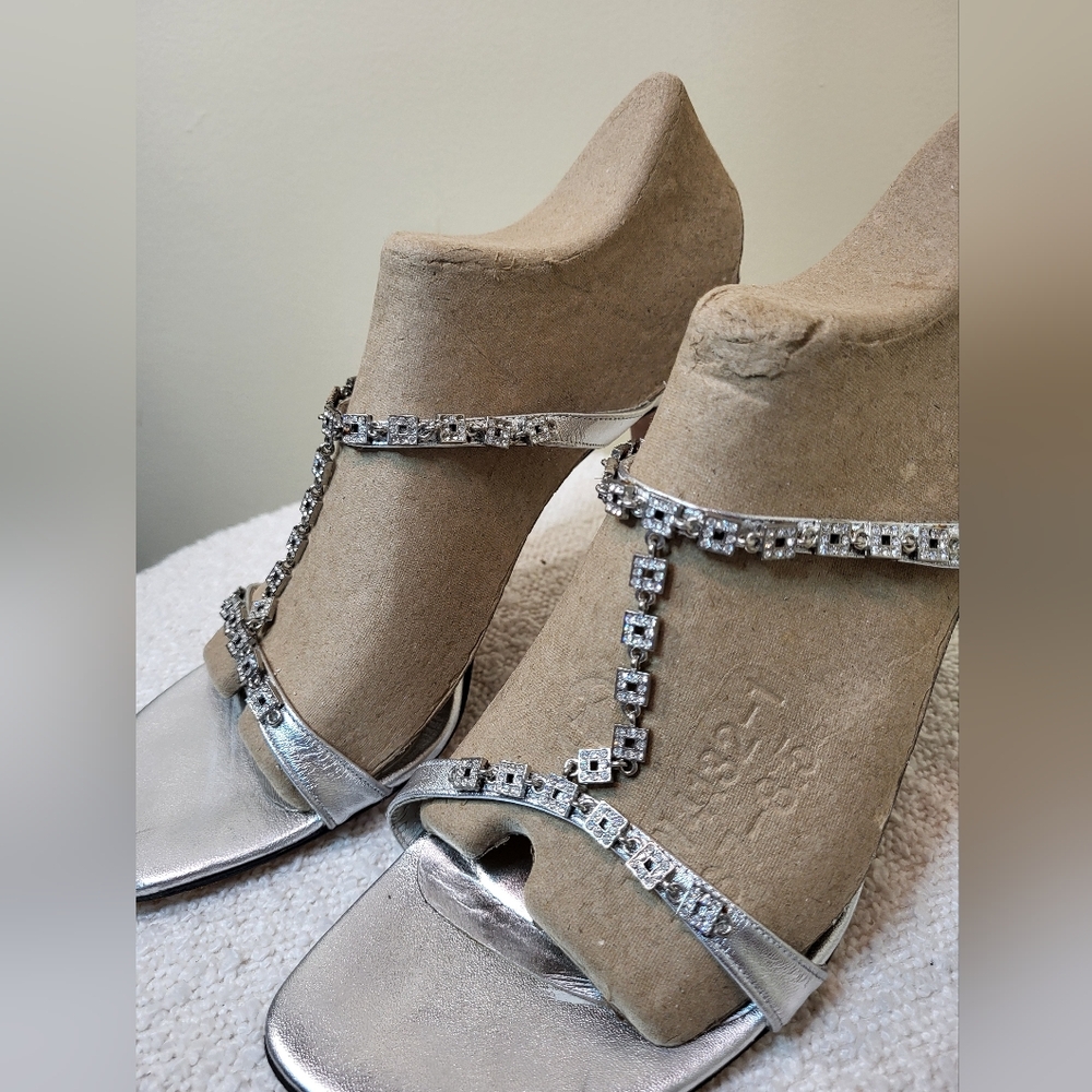 Stuart Weitzman Elegant Silver Rinestone Strappy Women's Heels - Picture 2 of 14